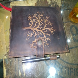 Diario de cuero de ágata elegante hecho a medida de primera calidad con patrón de corazón clásico para inspiraciones y reflejos personales - Product Image 1