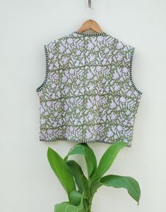 Gilet matelassé en coton Veste matelassée de style vintage, manteau à fleurs à col en V, cadeaux de vacances, veste en coton sans manches pour femmes - Product Image 6