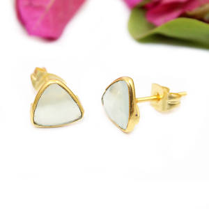 Moda Bohemia triángulo forma 6 MM Aqua Calcedonia Hydro cuarzo 24K chapado en oro Stud pendientes para mujer joyería al por mayor - Product Image 2