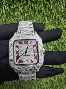 นาฬิกาโมอิสซาไนต์แบบ Iced Out VVS สำหรับผู้ชาย หน้าปัดตัวเลขโรมัน ผ่านการทดสอบเพชร เครื่องประดับฮิปฮอปสุดหรู มีจำหน่ายแบบขายส่ง - Product Image 2