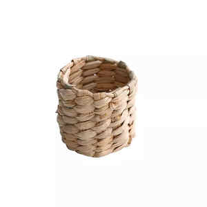 Rond de serviette en jacinthe d'eau Accessoire de table élégant pour hôtel, décoration intérieure Parfait pour les décorations de table Made in Vietnam - Product Image 1