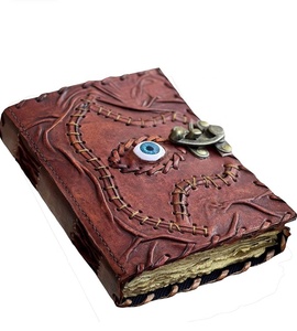 Journal Vintage en cuir rétro Journal de voyage un cahier en papier exclusif fait à la main avec taille de clé 8x6 pouces Journal à reliure en cuir - Product Image 1