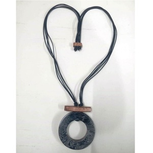 Collar con colgante de resina clásica de alta calidad, estilo Vintage con cordón de cuero, accesorio de moda para ocasiones de regalo - Product Image 2