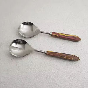 Ensemble de cuillères de service au design moderne avec manche en bois, service à salade plaqué or, ensemble de couverts en acier inoxydable, ensemble de couverts de la famille royale - Product Image 1