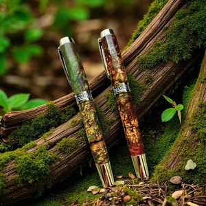 Stylo plume fait main à grain unique en bois stabilisé - Product Image 4