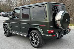 G550 Édition Finale 2024, 1 sur 1 500 modèles Édition Finale, V8 biturbo, Vert Olive Magno, Très bien équipé - Product Image 3