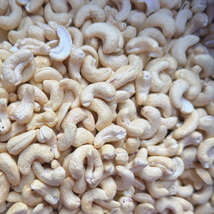 Venta Caliente de Anacardos a Precios de Fábrica en Todo el Mundo, Anacardos al por Mayor W180 Santiago Vietnam - Product Image 1