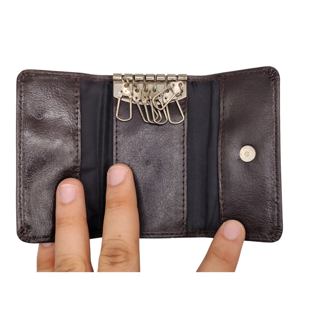 สีน้ำตาล