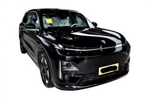T Avatr 12 Modèle 2024, berline électrique futuriste Gran Coupé noire - Product Image 5