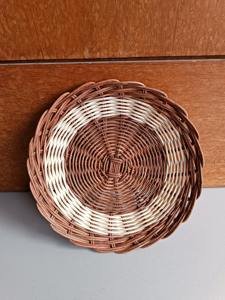 Bandeja de Conchas Marinas de Ratán Hecha a Mano Inspirada en el Océano, Vajilla Artesanal Perfecta para Decoración Festiva del Hogar - Product Image 4