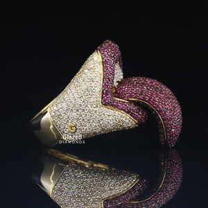 Anillo de Hip Hop con forma de labios de Plata de Ley 925 de alta calidad con tachuelas de corte brillante redondo VVs Clarity Lab Grown Diamonds - Product Image 5