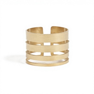 Anello CUCOCUCA YXQ R61 in acciaio inossidabile placcato oro, design elegante e alla moda, misura regolabile, design semplice, adatto per l'uso quotidiano. - Product Image 1