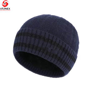 Gorro de Invierno de Felpa con Forro de Diseño Moderno, Color Sólido, Logotipo Personalizado, MOQ Bajo, para Hombre, Playa, Viajes - Product Image 1