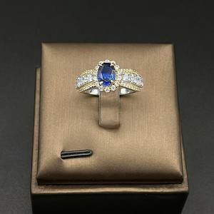 Anillo de compromiso de oro sólido de 18 quilates para mujer de alta calidad, joyería clásica de boda con moissanita cultivada en laboratorio azul, Diamante certificado por IGI - Product Image 3