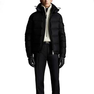 Chaqueta acolchada con logotipo personalizado, chaqueta informal impermeable negra de invierno con cuello levantado, estilo fino, posición frontal del logotipo, teñido liso - Product Image 4