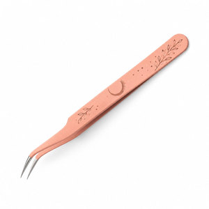 Pince à cils rose doré avec motif lune et feuille, pointe de précision pour l'application des cils - Product Image 3
