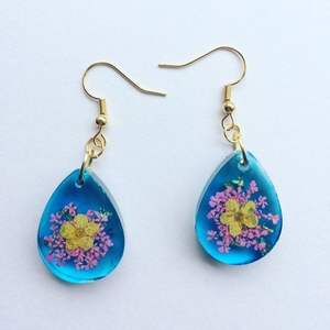 Pendientes de Resina Modernos Hechos a Medida con Diseño de Hojas Prensadas para Promoción de Marca Femenina a Precio de Fábrica - Product Image 2