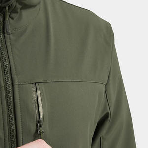 Chaquetas para exteriores Softshell hechas en Pakistán de calidad superior para hombre, chaquetas de senderismo Softshell a prueba de viento personalizadas - Product Image 2