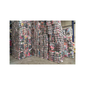 Paca de ropa de verano, ropa ligera de segunda mano para climas cálidos (TOPS, pantalones cortos, vestidos) - Product Image 5