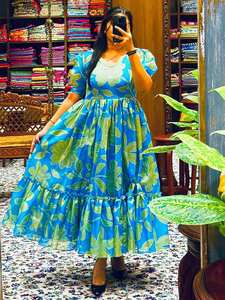 Un vestido maxi de verano perfecto con estampado floral - Product Image 3