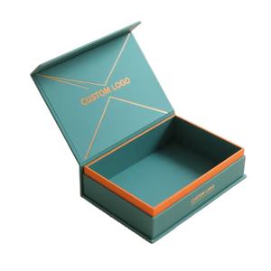 Boîte magnétique rigide en carton ondulé de taille personnalisée, en matériaux recyclés, avec doublure en éponge, gaufrage, boîte cadeau magnétique noire pour vêtements - Product Image 2