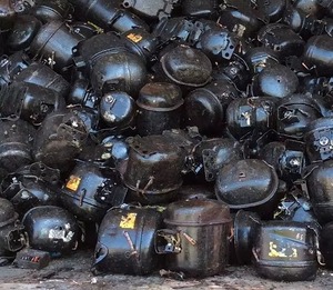 Chatarra de compresor, compresor de CA, chatarra de compresor de nevera/compra a granel en bolas según lo solicite - Product Image 1