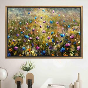 Toile imprimée champ de fleurs sauvages : Art floral moderne élégant, toile encadrée or - Product Image 1
