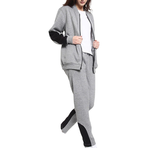 2025 nuevo chándal deportivo informal con cremallera para mujer, conjunto de 2 piezas, chándal con cremallera, ropa de calle a juego gráfica, traje de alta calidad - Product Image 1