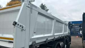 Camion benne IVECO X-WAY AD360 8X4 neuf/d'occasion avec caméra arrière 360°, capacité de charge 31-40T, émission Euro 6, diesel Dongfeng, automatique - Product Image 5