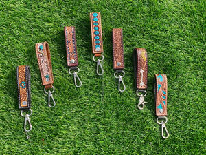 Porte-clés en cuir élégant sculpté à la main Porte-clés en cuir imprimé floral en relief Accessoires en cuir outillé Porte-clés mignons - Product Image 5