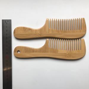 Peigne en bambou à dents larges bon marché avec poignée trouée - Product Image 6