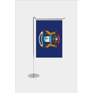 Drapeau de bureau de l'Université du Michigan, imprimé numériquement, design en forme de L avec mât en aluminium - Product Image 1