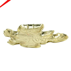 Plato de servicio de aluminio y metal con acabado dorado de aspecto elegante para restaurante y bar de hotel - Product Image 1