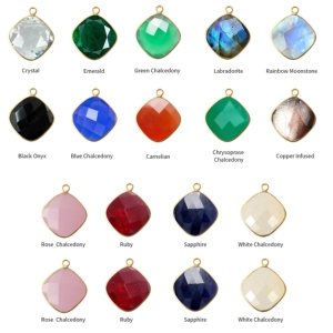 Pendentif en pierre précieuse émeraude taillée coussin 15x15mm breloque lunette plaquée or pour la fabrication de bijoux en pierre de naissance faits à la main - Product Image 6