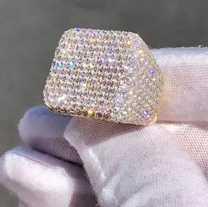 Anillo de joyería de Hip Hop, anillo brillante de moissanita de corte redondo para hombre, anillo de Plata de Ley 925, estilo lujoso, anillo de rapero Pinky - Product Image 1