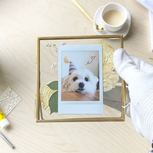 กรอบรูปกระจกพับได้สองชั้นลายดอกไม้ทองเหลืองโลหะแบบทันสมัยบานพับลอยทำด้วยมือตามแนวตั้งกำหนดเองได้ - Product Image 4