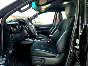 รถยนต์โตโยต้า ไฮลักซ์ GR Sport ดีเซล เกียร์อัตโนมัติ สภาพดีเยี่ยม ขายดีมาก - Product Image 3