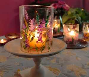 แก้วใส่เทียนวาดลายด้วยมือ |   ที่ใส่เทียนทรงกระบอกลายดอกไม้บาน |   ที่ใส่เทียนหอมลายดอกลาเวนเดอร์ วาดด้วยมือ งานฝีมือ - Product Image 1