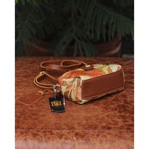 กระเป๋าสตางค์หนังแท้ขนาดกะทัดรัดลายดอกไม้หรูหรากระเป๋าใส่เหรียญและที่ใส่บัตรสำหรับผู้หญิงทนทานทำด้วยมือมีซิป - Product Image 6