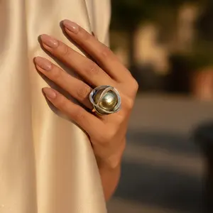 Bague en argent avec perle pour femme, bijoux fantaisie, cadeau élégant et stylé - Product Image 2