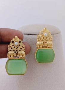 Maharaja Elephant Crest Pendientes Set Look Royal Heritage en Heavy Brass Made Producto a granel Diseño personalizado para mujeres y niñas - Product Image 4