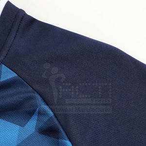 Venta al por mayor personalizado barato transpirable fútbol Jersey uniforme de alta calidad nuevo diseño de los hombres uniforme de fútbol - Product Image 3