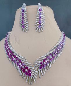 Ensemble collier élégant en zircon étincelant de haute qualité avec boucles d'oreilles pour les fiançailles de mariage pour les femmes et les filles - Product Image 2
