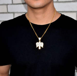 Colgante Unisex Personalizado de Plata de Ley S925 con Diseño de Alas de Ángel y Cruz, con Diamantes Moissanite, Bañado en Rodio, Estilo Lujoso - Product Image 3