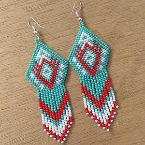 Boucles d'oreilles en perles élégantes faites à la main pour femmes et filles bijoux de mode personnalisés produit de vente chaud - Product Image 2