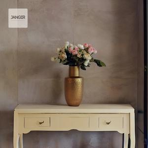 Vase à fleurs en métal avec design gaufré à la main et surface finie en cuivre brillant adaptée à la décoration intérieure d'un hôtel de luxe - Product Image 6