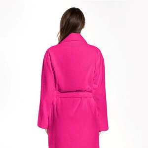 Peignoir d'hôtel de luxe unisexe Micro pyjama d'hiver personnalisé pour femmes Robes épaisses avec logo avant et capuche pour le printemps - Product Image 6