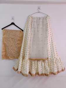 Blusa de seda con estampado Lehenga Choli y borde de encaje, blusa con patrón de secuencia y Dori - Product Image 3