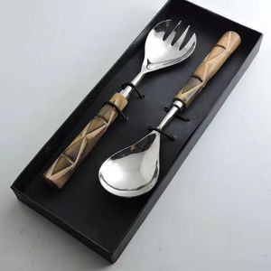 Derniers accessoires de cuisine faits à la main en bois clair Outils à salade design Comprend serveur de couverts en acier inoxydable - Product Image 1