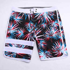 Audaces y cómodos pantalones cortos de sublimación ecológicos estilo High Street para estilos de vida activos y amantes del diseño vívido - Product Image 5